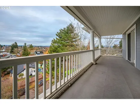 4741 NE Wistaria Drive Portland OR 97213