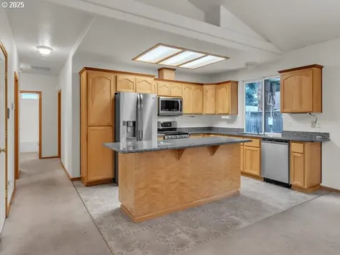 1327 Manzana Street Eugene OR 97404