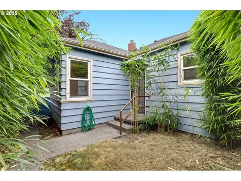 3224 SE Francis Street Portland OR 97202