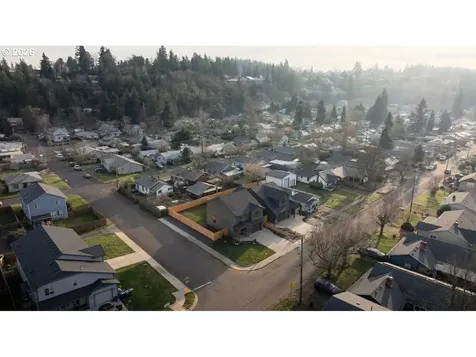 407 S 1st Street Silverton OR 97381