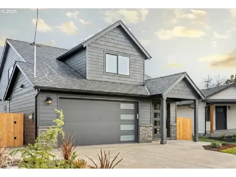407 S 1st Street Silverton OR 97381
