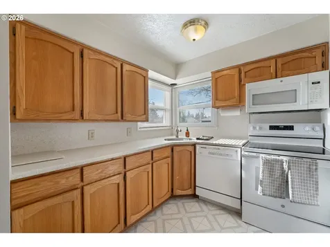 710 NE 110th Avenue Portland OR 97220