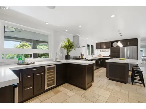 19335 Suncrest Drive West Linn OR 97068
