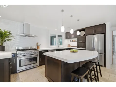 19335 Suncrest Drive West Linn OR 97068