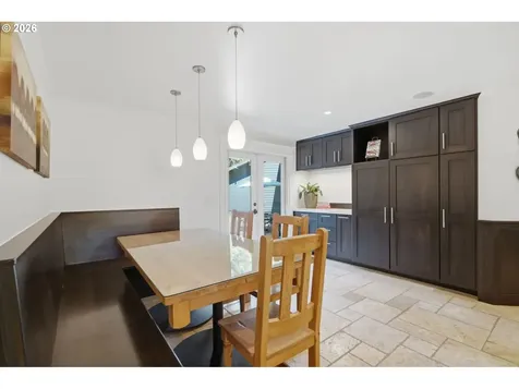 19335 Suncrest Drive West Linn OR 97068