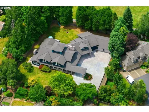 19335 Suncrest Drive West Linn OR 97068
