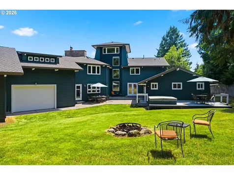 19335 Suncrest Drive West Linn OR 97068