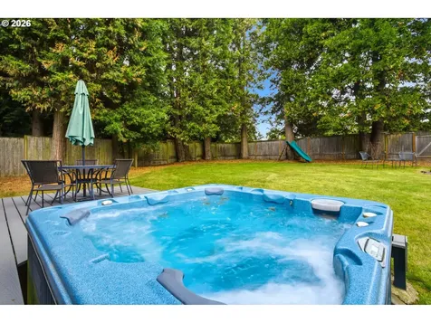 19335 Suncrest Drive West Linn OR 97068