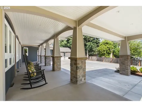 19335 Suncrest Drive West Linn OR 97068