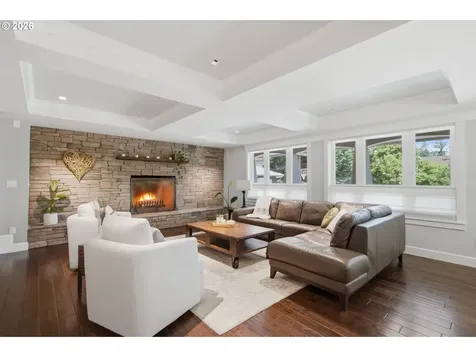 19335 Suncrest Drive West Linn OR 97068