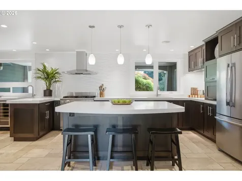 19335 Suncrest Drive West Linn OR 97068