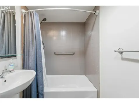 255 SW Harrison Street Portland OR 97201