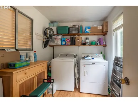 454 Michigan Avenue NE Bandon OR 97411