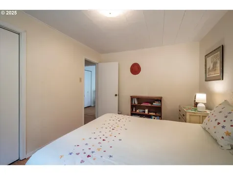 454 Michigan Avenue NE Bandon OR 97411