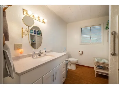 454 Michigan Avenue NE Bandon OR 97411