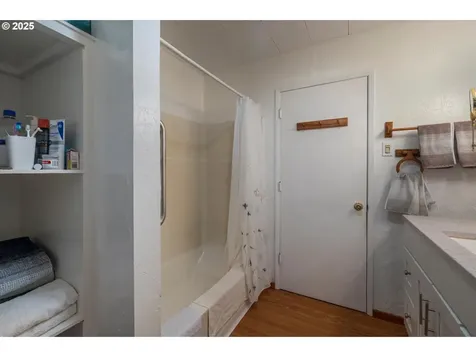 454 Michigan Avenue NE Bandon OR 97411