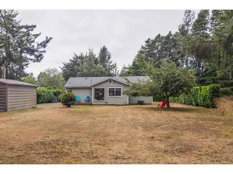 454 Michigan Avenue NE Bandon OR 97411