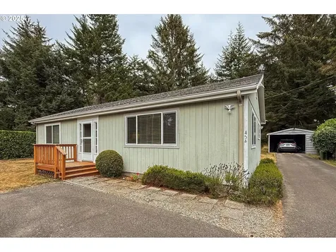 454 Michigan Avenue NE Bandon OR 97411