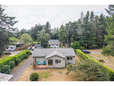 454 Michigan Avenue NE Bandon OR 97411