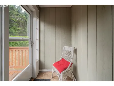 454 Michigan Avenue NE Bandon OR 97411