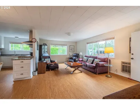 454 Michigan Avenue NE Bandon OR 97411