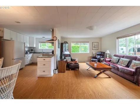 454 Michigan Avenue NE Bandon OR 97411