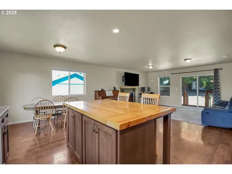 10611 NE 20th Avenue Vancouver WA 98686