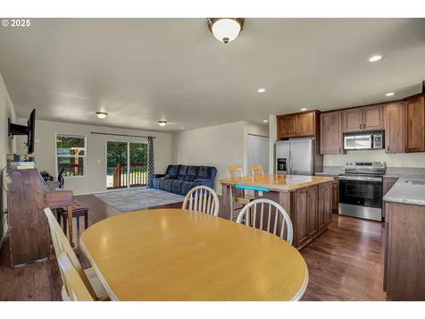 10611 NE 20th Avenue Vancouver WA 98686