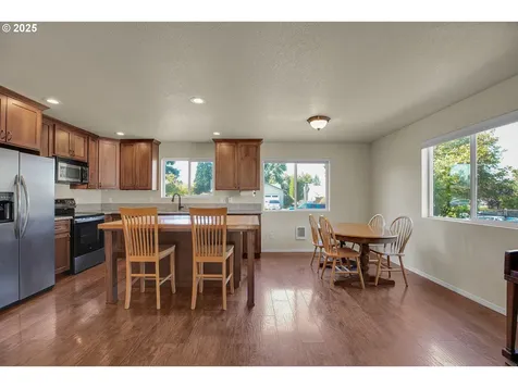 10611 NE 20th Avenue Vancouver WA 98686