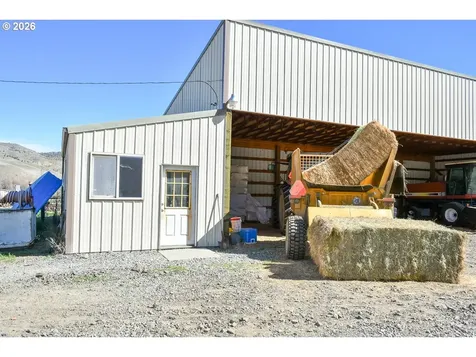 44011/43877 W Highway 26 Dayville OR 97825