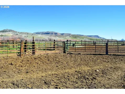 44011/43877 W Highway 26 Dayville OR 97825