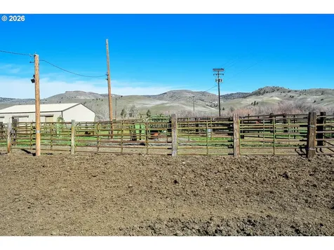 44011/43877 W Highway 26 Dayville OR 97825
