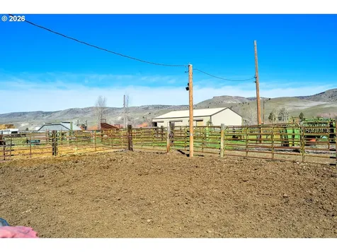 44011/43877 W Highway 26 Dayville OR 97825
