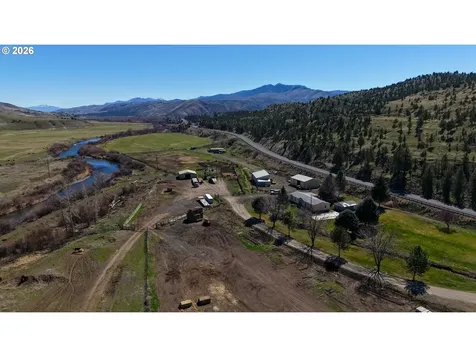 44011/43877 W Highway 26 Dayville OR 97825