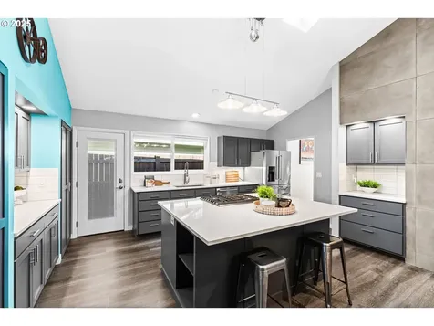 1910 SE 131st Avenue Vancouver WA 98683