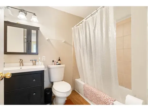7245 NE Prescott Street Portland OR 97218