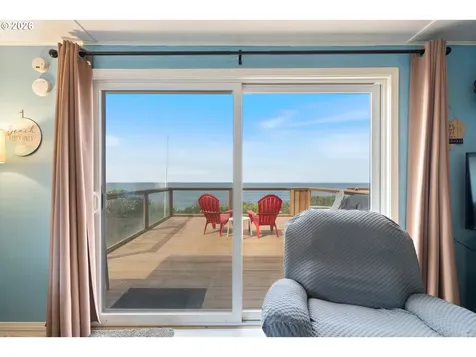 3063 SW Anchor Avenue Lincoln City OR 97367