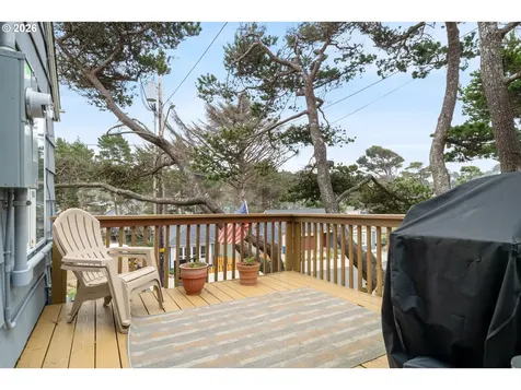 3063 SW Anchor Avenue Lincoln City OR 97367