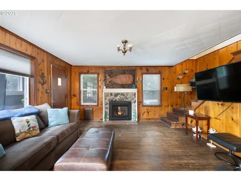 3063 SW Anchor Avenue Lincoln City OR 97367