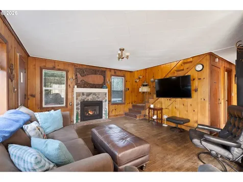 3063 SW Anchor Avenue Lincoln City OR 97367