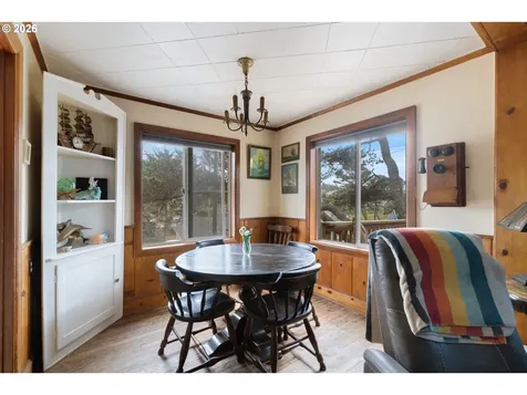 3063 SW Anchor Avenue Lincoln City OR 97367
