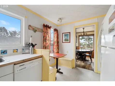 3063 SW Anchor Avenue Lincoln City OR 97367