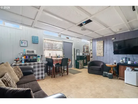 3063 SW Anchor Avenue Lincoln City OR 97367