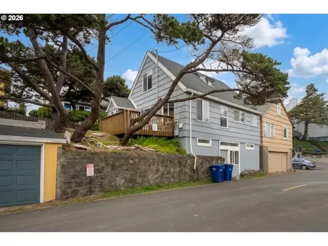 3063 SW Anchor Avenue Lincoln City OR 97367