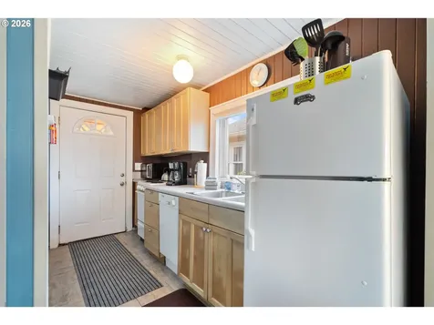 3063 SW Anchor Avenue Lincoln City OR 97367