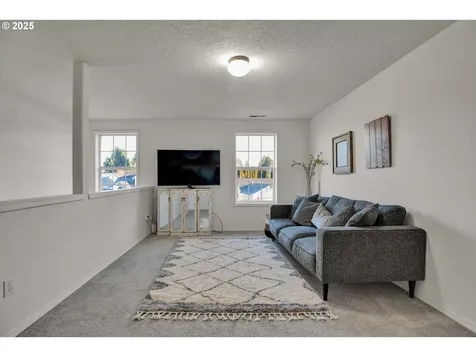 19777 Castleberry Loop Oregon City OR 97045