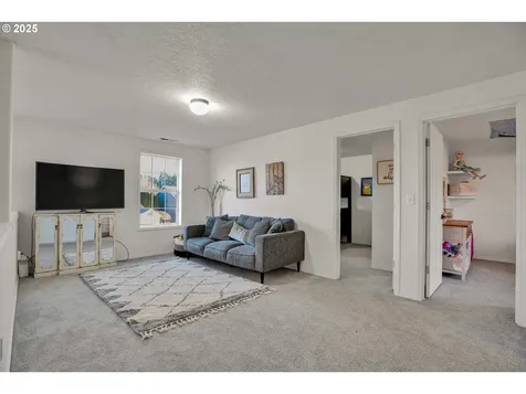 19777 Castleberry Loop Oregon City OR 97045