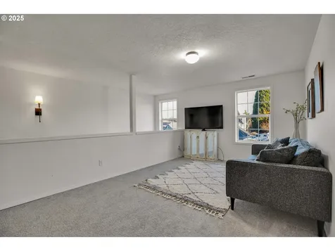 19777 Castleberry Loop Oregon City OR 97045