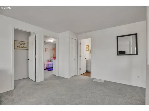 19777 Castleberry Loop Oregon City OR 97045