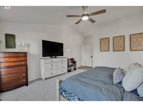 19777 Castleberry Loop Oregon City OR 97045